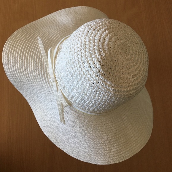 Accessories - Floppy Sun Hat